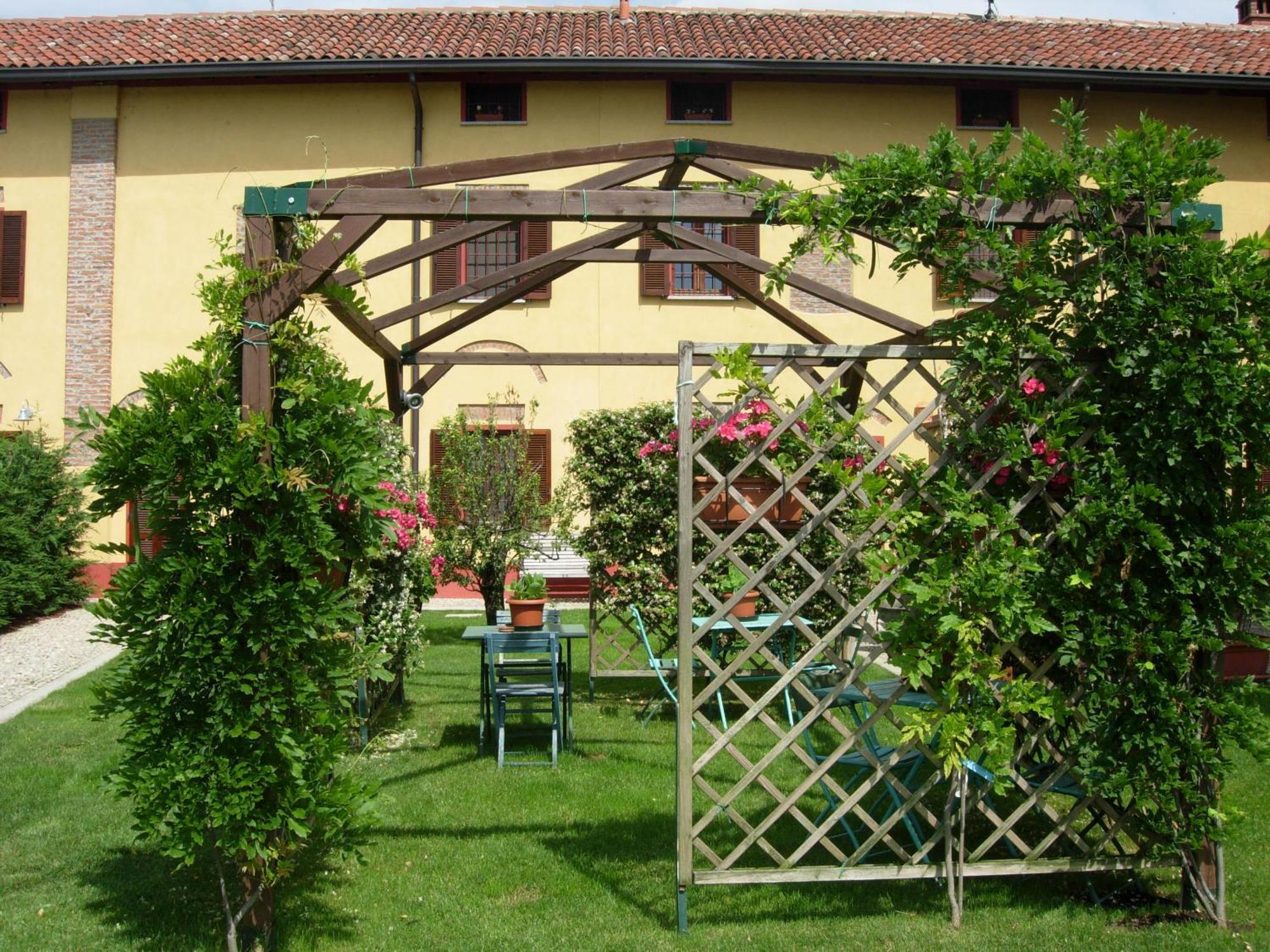 B&B Il Pioppo E La Fonte Castello d'Agogna Exterior photo